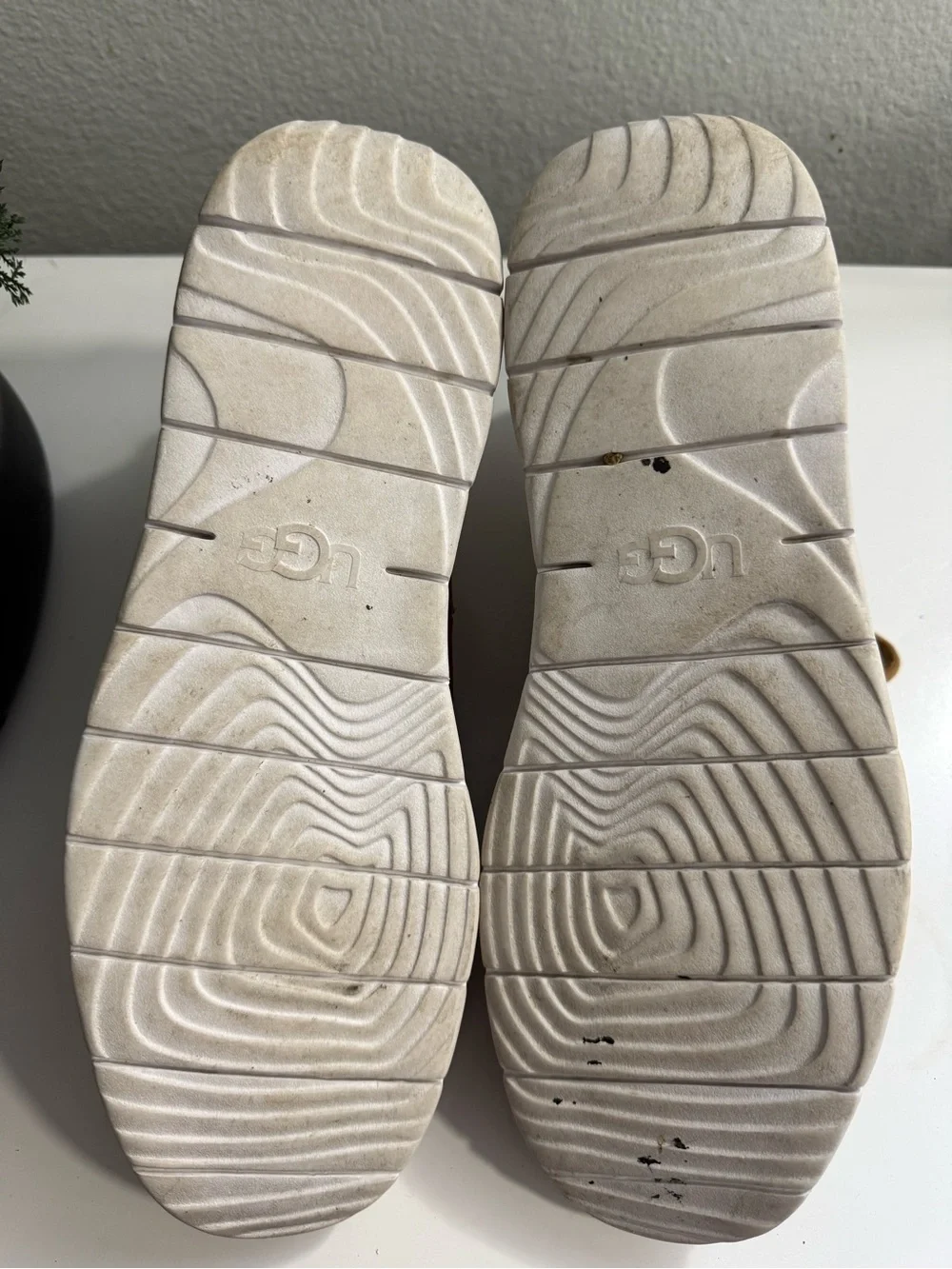 UGG Freamon waterproof Men size 10 Chukka Boots in Tan with White Sole